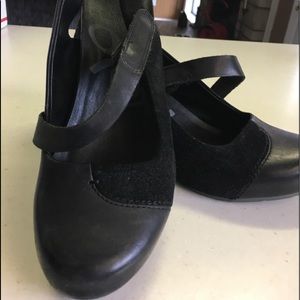 OTBT BLACK HEELS, Sz 8.5